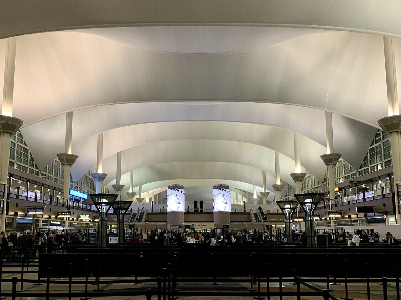 Trump Bypasses Congress to End Airport Chaos