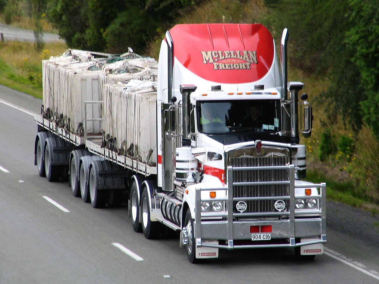 McLellan Freight 2008 Kenworth T904 truck model driving northbound on a highway in New Zealand / Wikimedia Commons user: David Stanley / CC BY-SA 2.0