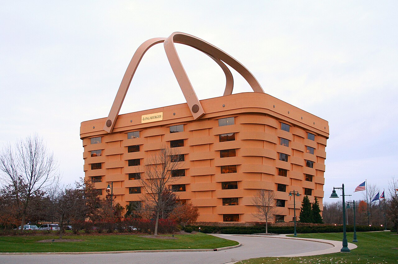 Longaberger headquarters building exterior in Newark, Ohio / Longaberger headquarters in Newark, Ohio