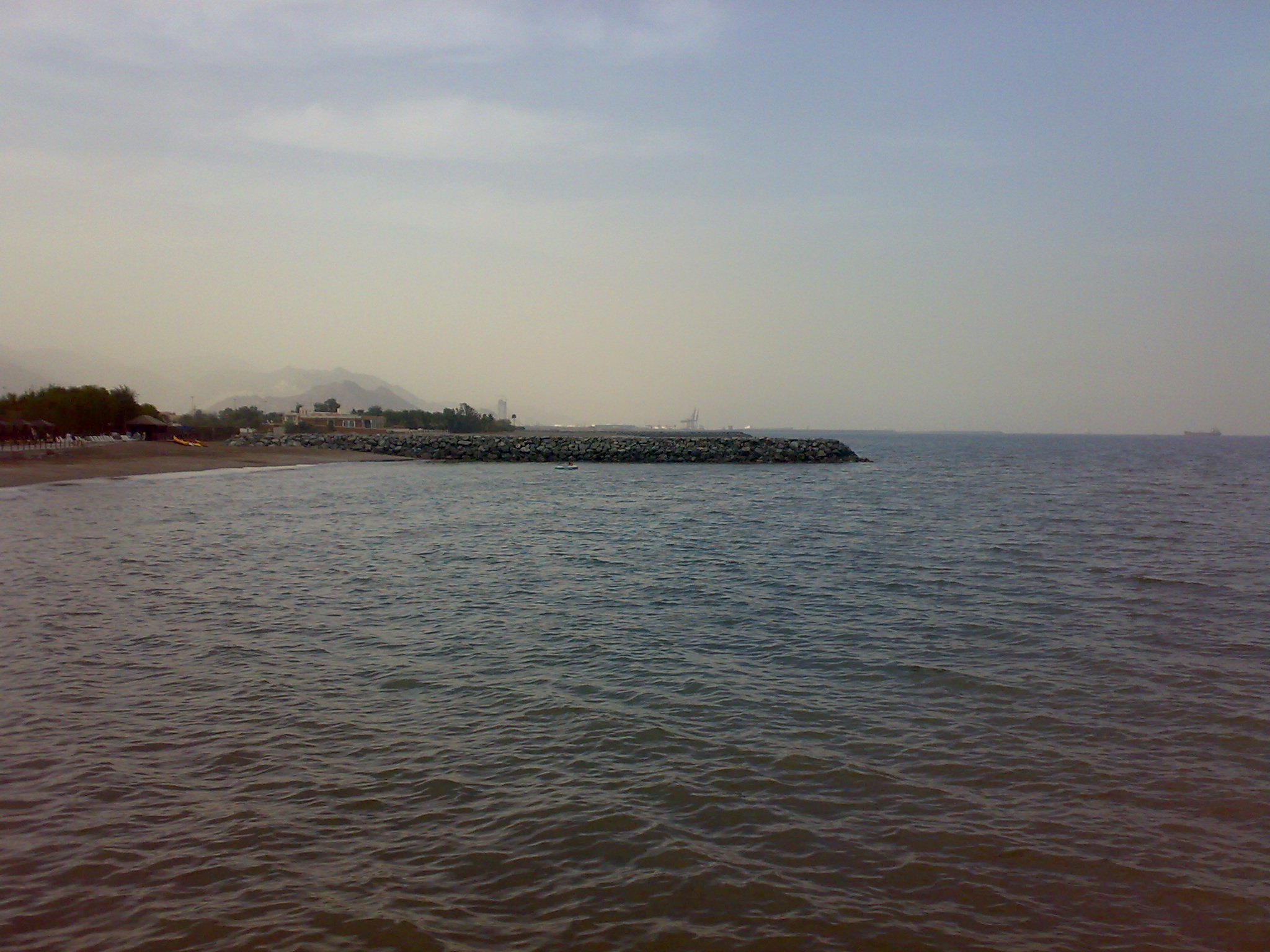 Fire Rocks UAE's Fujairah Port Hours After US Kharg Island Strike