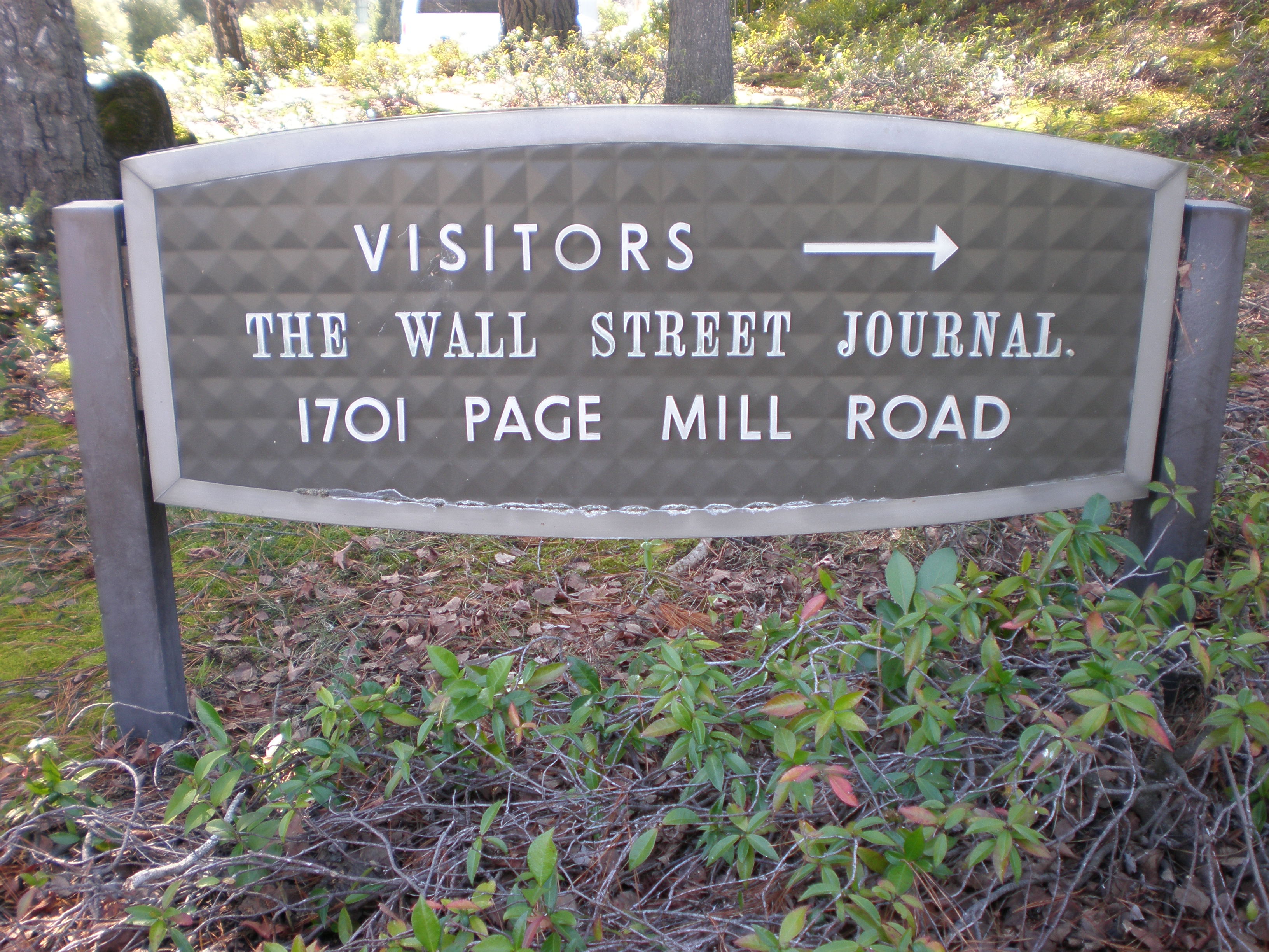 The Wall Street Journal office building at 1701 Page Mill Road in Palo Alto, California / Wikimedia Commons