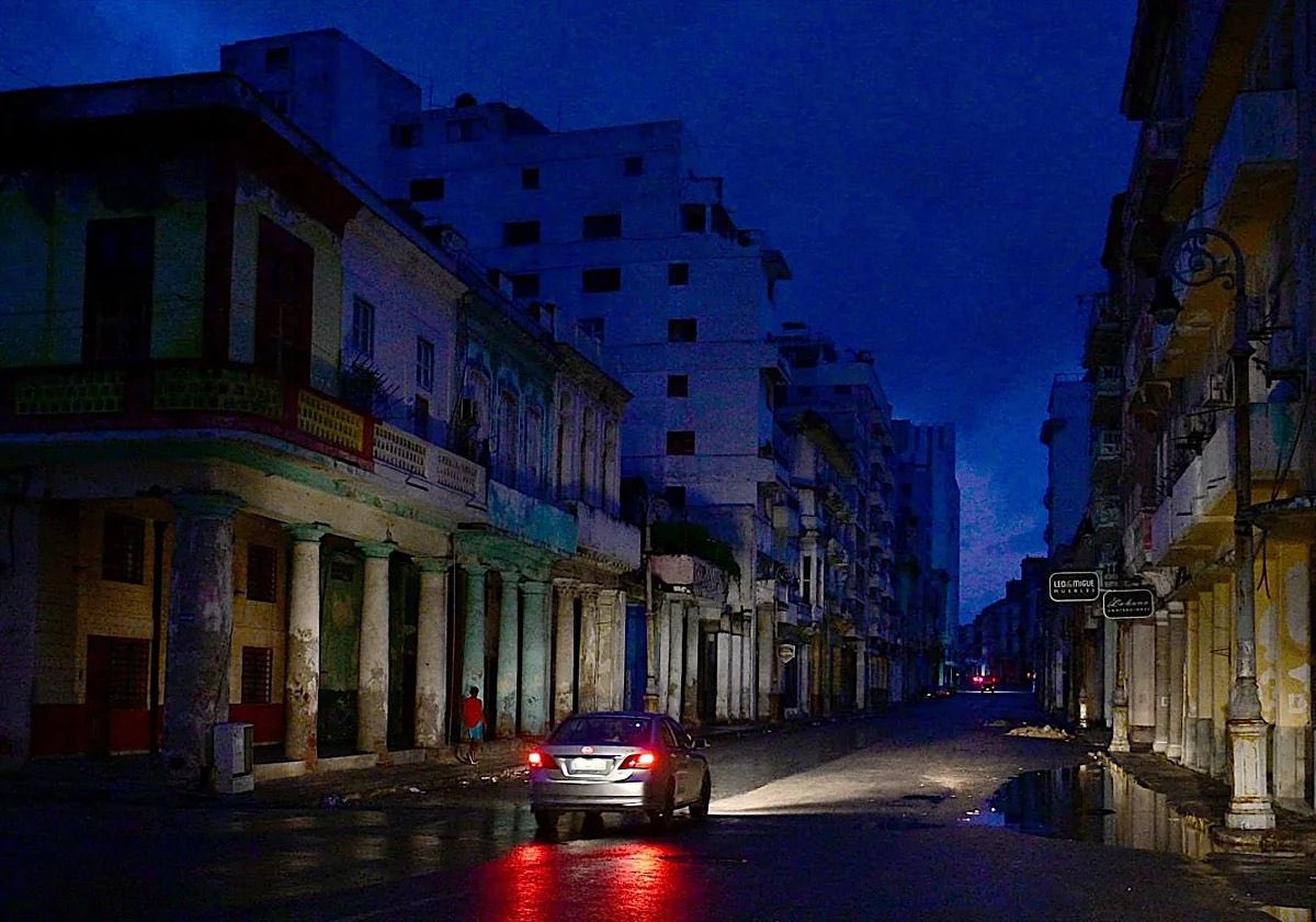 Total Grid Collapse Breaks Cuba: Citizens Rise Against Regime on the Brink