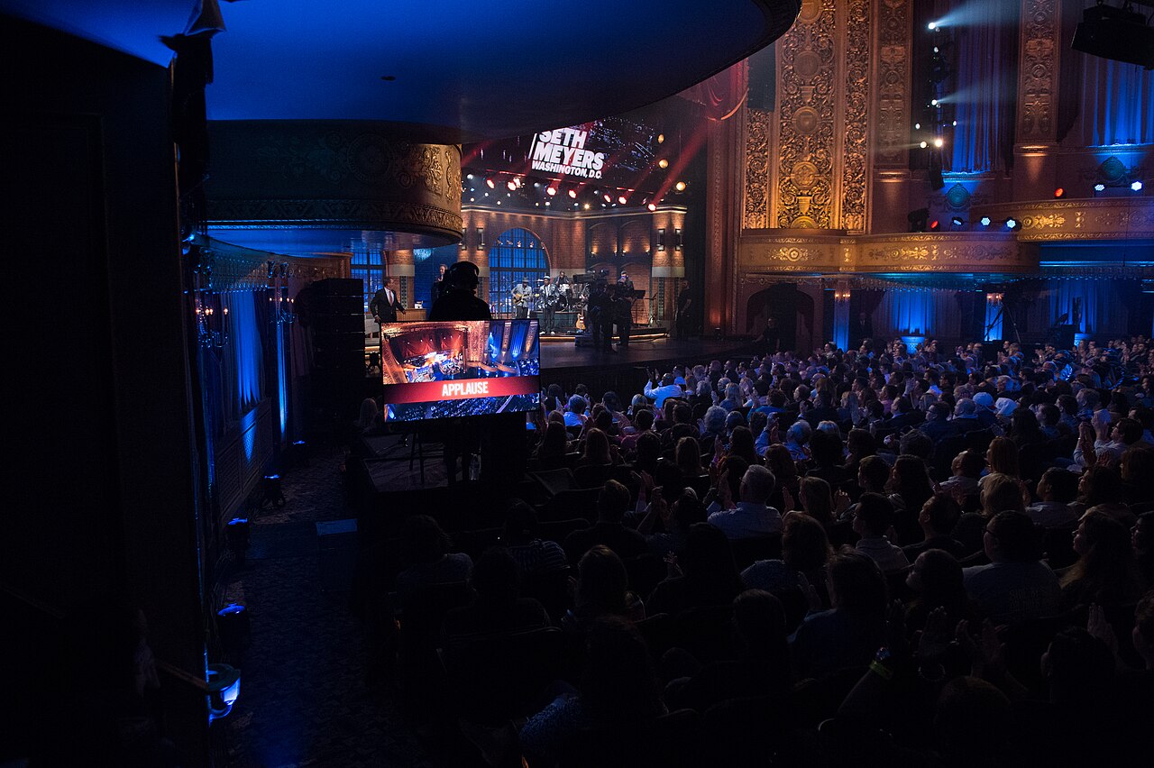 Secretary of Defense Ash Carter speaks with Seth Meyers during a taping of Late Night with Seth Meyers in Washington, D.C. October 13, 2016 / U.S. Army Sgt. Amber I. Smith / U.S. Department of Defense