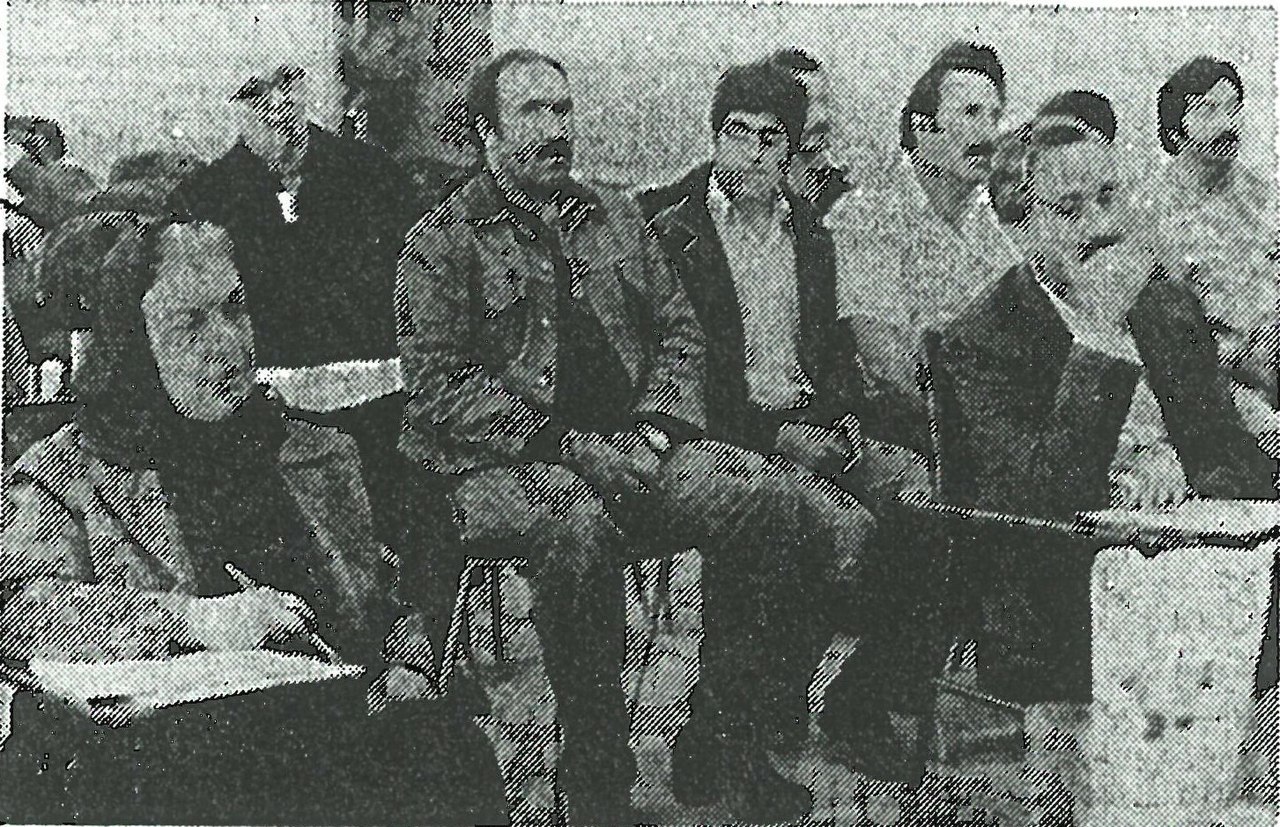 Farrokhroo Parsa and Homayoun Jaber Ansari at the Islamic Revolutionary Court on April 22, 1980 / Wikimedia Commons