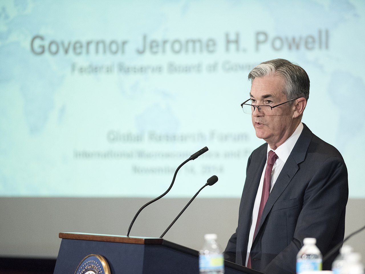 Federal Reserve Chair Jerome Powell at a policy panel discussing monetary policy / U.S. Federal Reserve via Wikimedia Commons