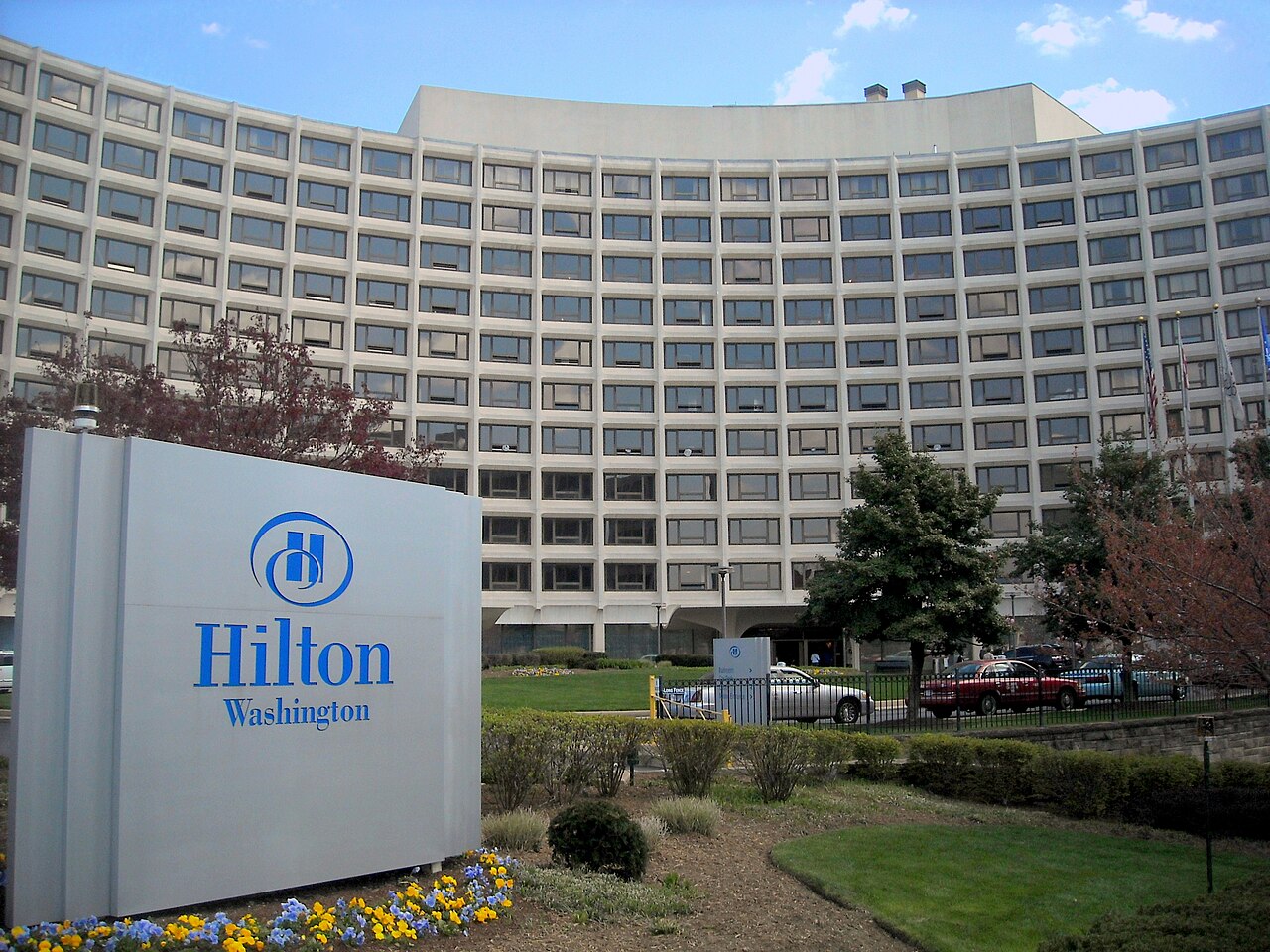 Exterior of the Hilton Washington hotel on Connecticut Avenue, N.W. in Washington, D.C. / Wikimedia Commons