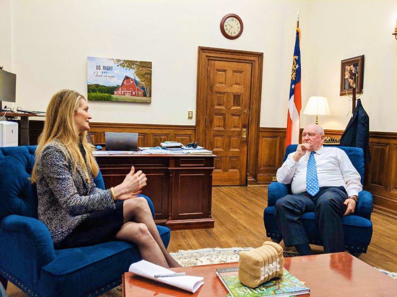 Kelly Loeffler standing alongside Agriculture Secretary Sonny Perdue during a meeting discussing agricultural priorities / @SenateAgGOP via Wikimedia Commons