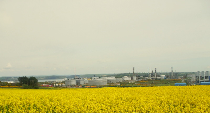 Aerial view of Whitegate Refinery and Power Station in Cork, Ireland showing the industrial facility with storage tanks and processing infrastructure / Whitegate Refinery and Power Station (geograph 3476334).jpg