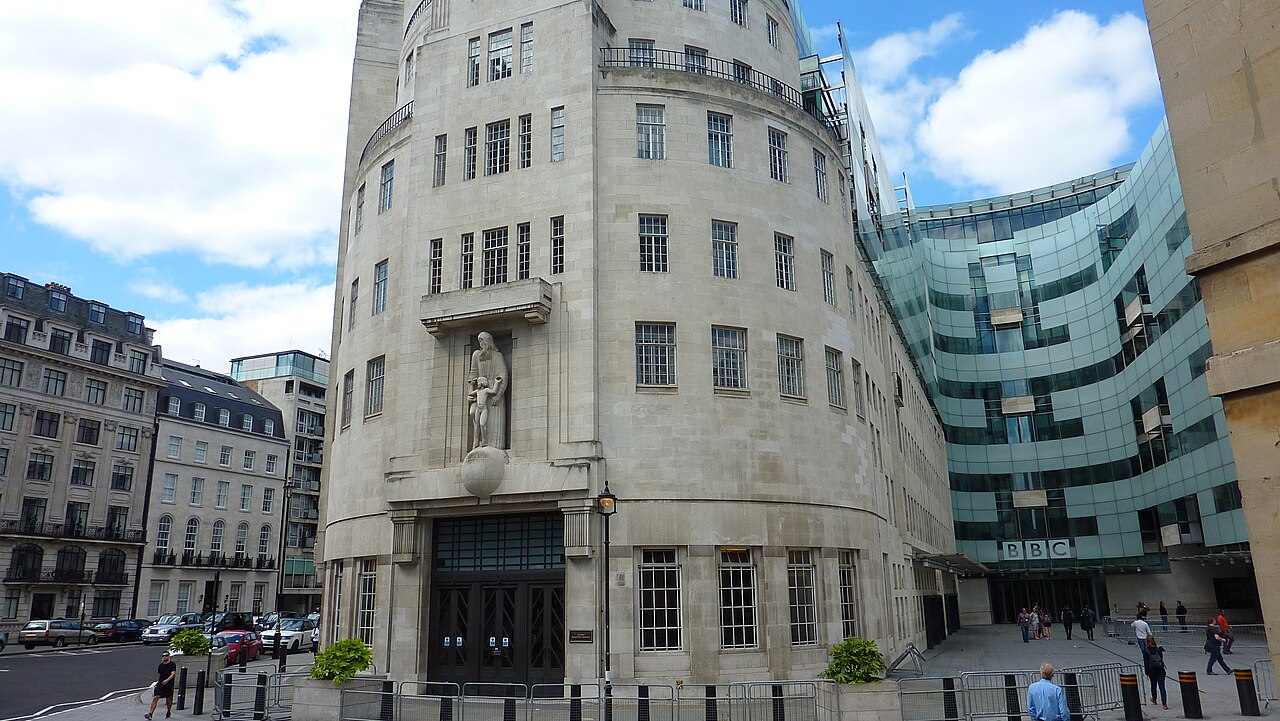 Exterior of BBC Broadcasting House at Portland Place in London / Photo by David Martin / geograph.org.uk