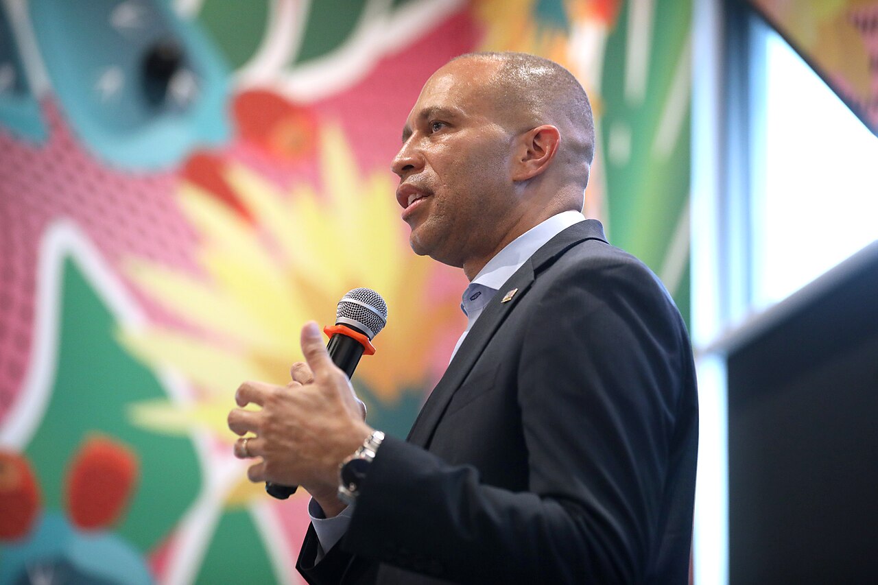 House Minority Leader Hakeem Jeffries speaking with supporters at a vice presidential debate watch party / Gage Skidmore