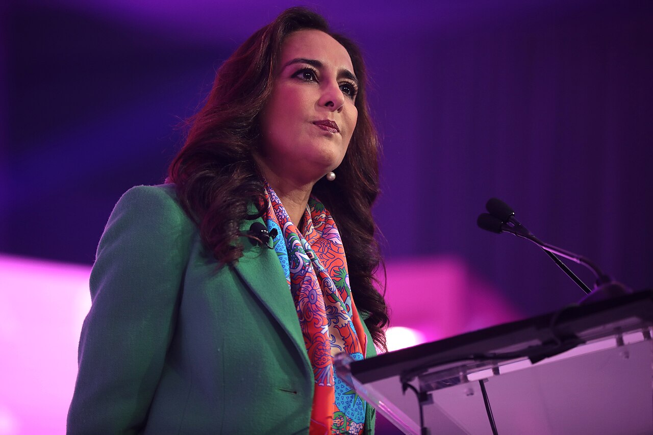Harmeet Dhillon speaking with attendees at a Young Women's Leadership Summit / Gage Skidmore