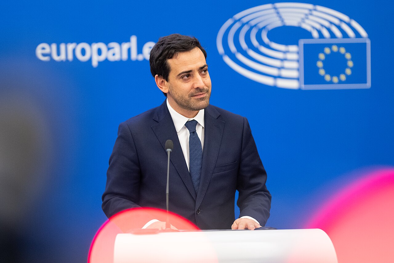 EU Industry Chief Warns Companies to Sever China Supply Links
