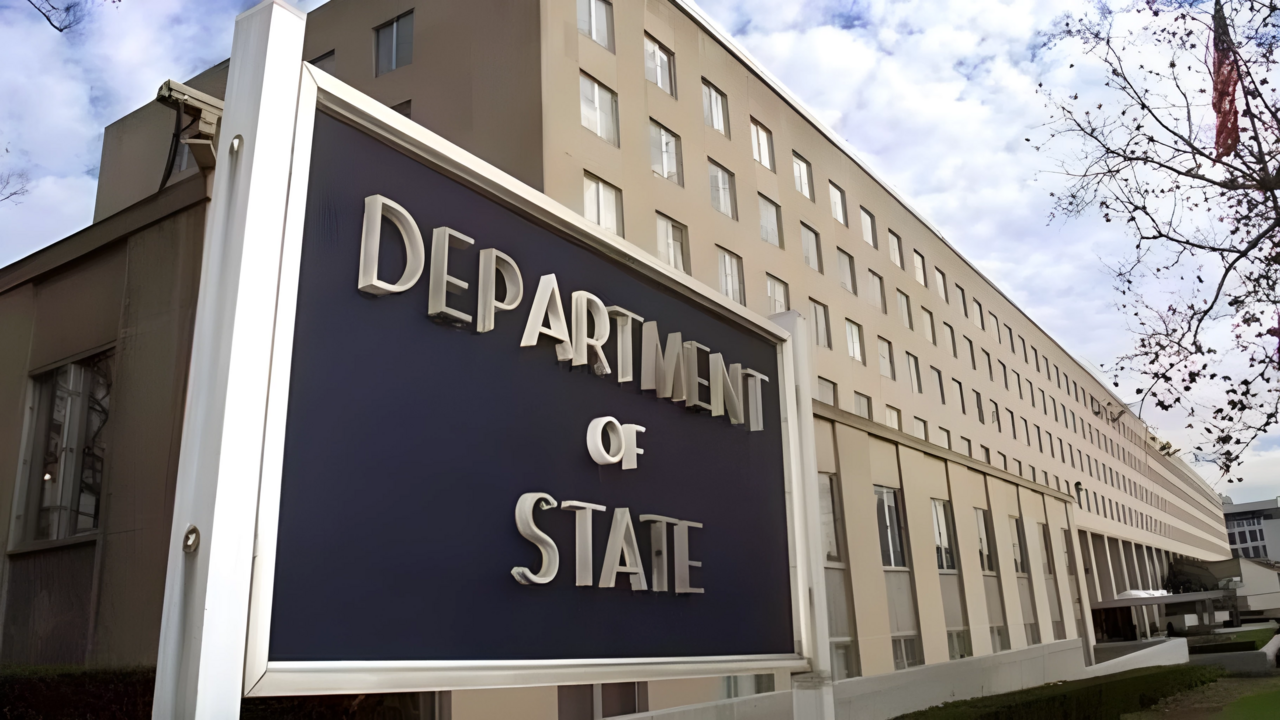 Portrait photograph of the United States Department of State headquarters building in Washington D.C. / Wikipedia Commons / Public Domain