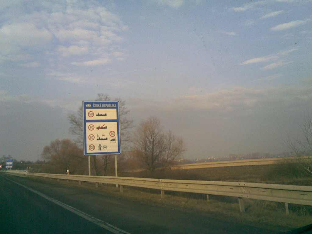 A road sign marking the crossing of the Czech border within the Schengen area, illustrating the border-free travel zone / Public domain
