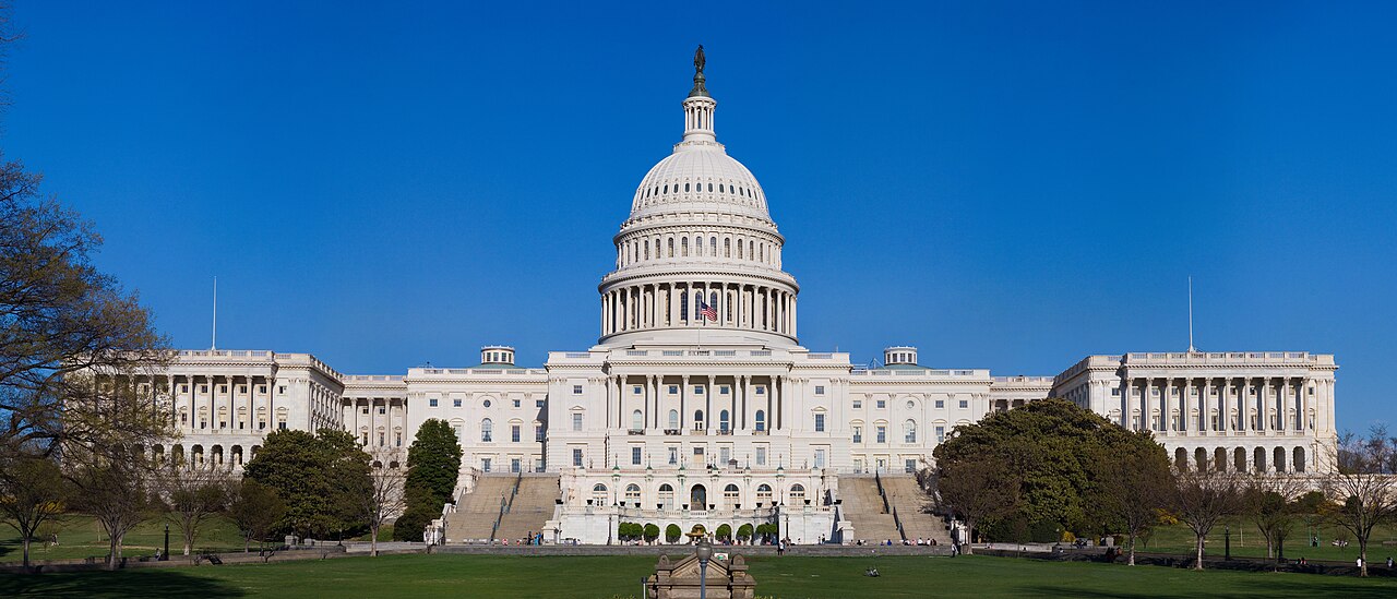 Democrats Push Federal Mandates on Transgender Policies, Clashing With Parents' Rights