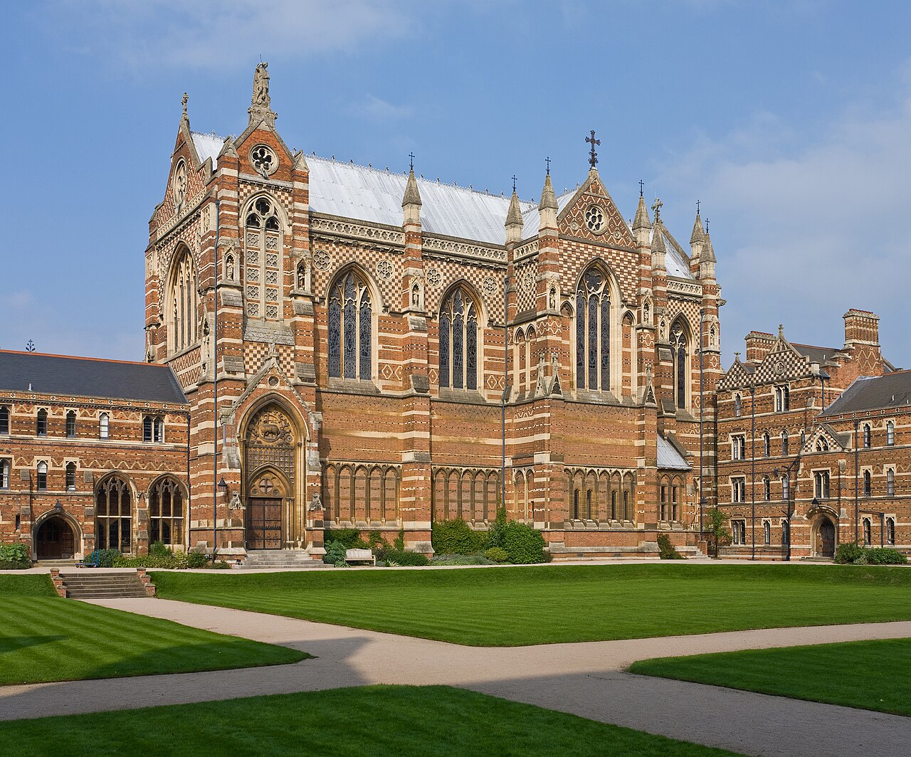 Oxford Law Professor Cancels Lectures After Activist Disruptions