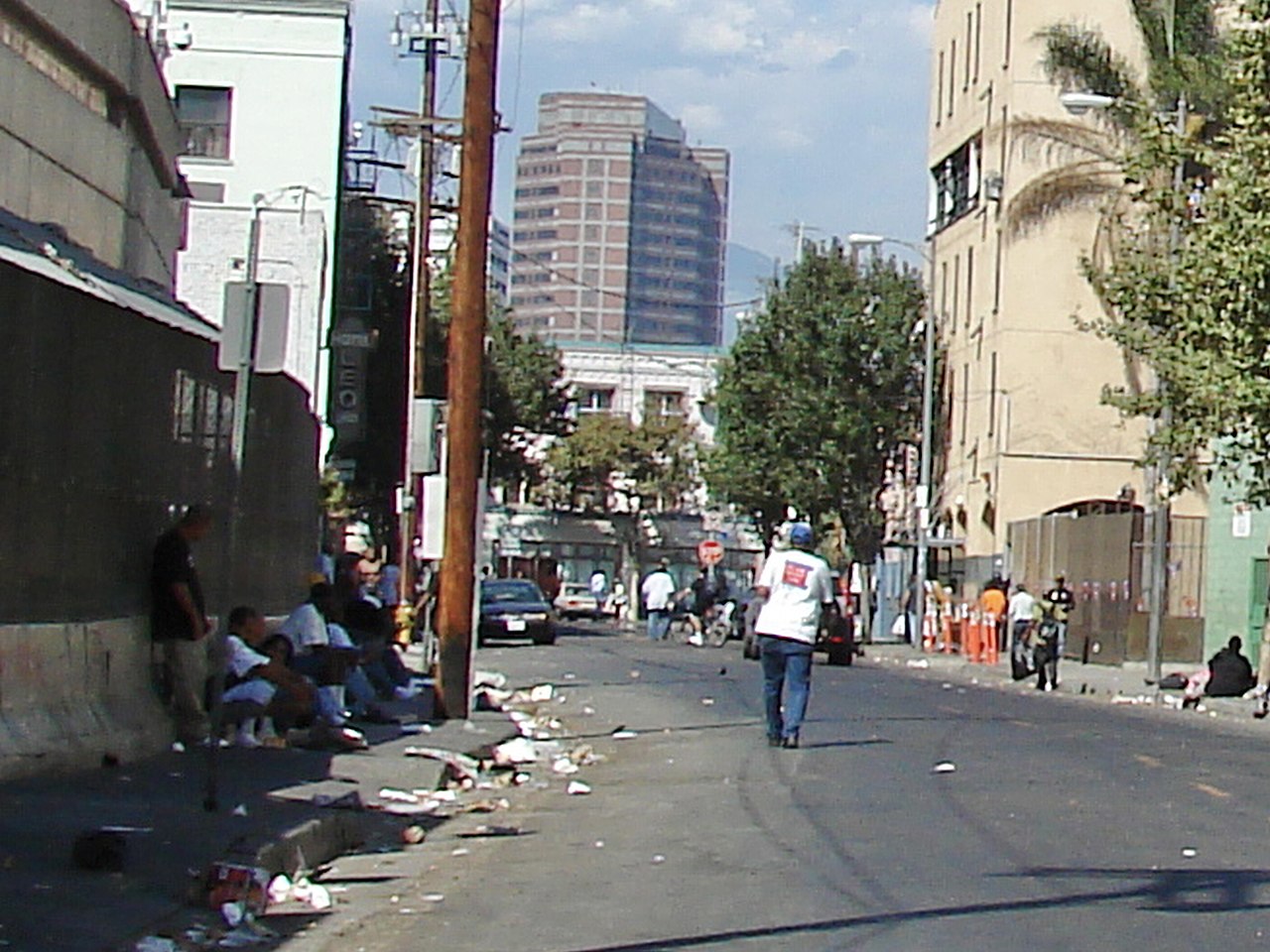 Street scene of Skid Row in downtown Los Angeles showing the urban environment / File:Los Angeles Skid Row.jpg