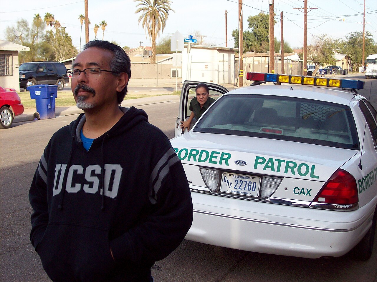 U.S. Border Patrol Agent in Calexico, California, 2009 / Public domain