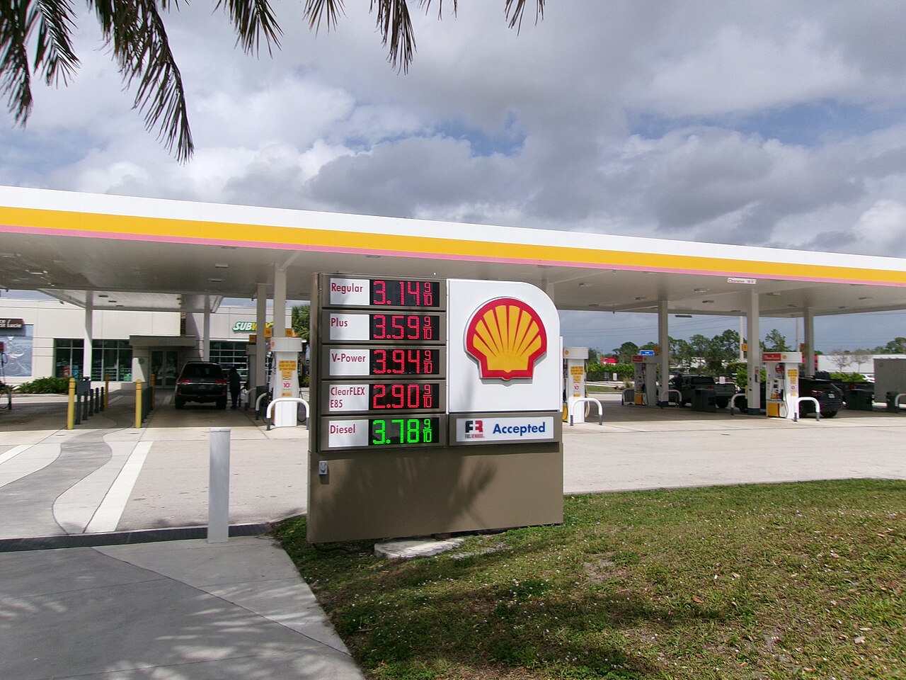Gas Prices Fall to $3.86, Lowest Since March