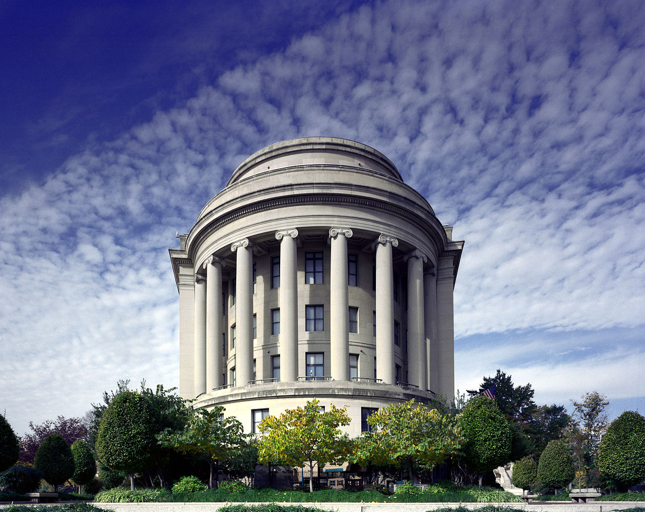 Federal Government Takes Aim at State AI Laws in Ideological Showdown