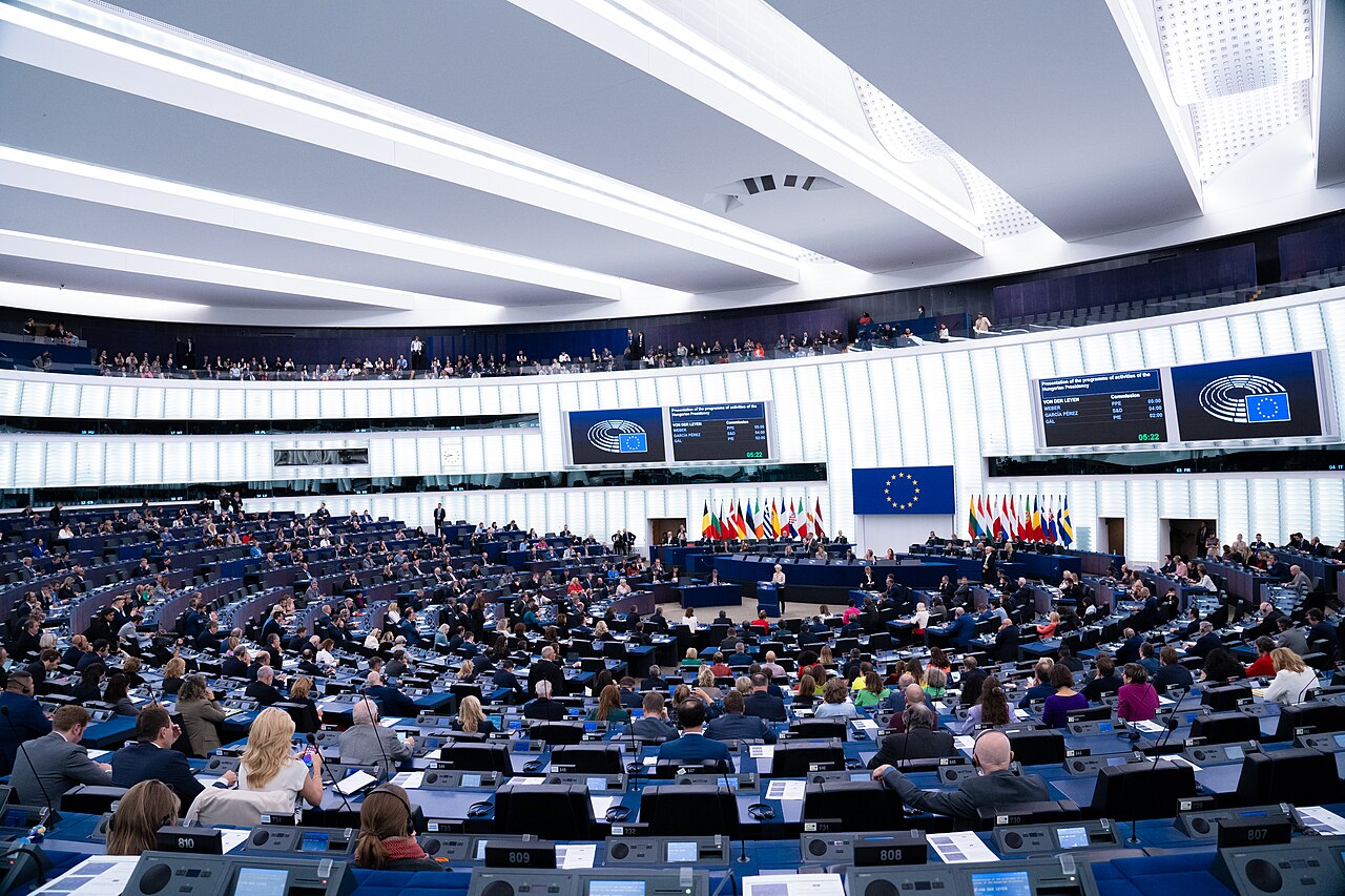 Members of the European Parliament seated in the hemicycle during a voting session in October 2024 in Strasbourg / CC-BY-4.0: © European Union 2024 – Source: EP